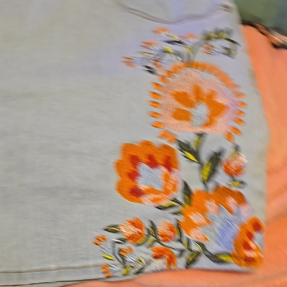 BloomChic Light Blue Embroidered Floral Shorts - Picture 4 of 6